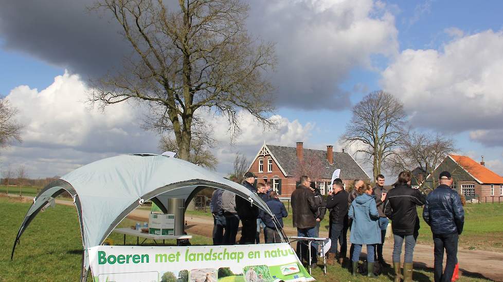 Aan deze demonstratie werkten mee: Waardevol Cultuurlandschap (WCL) Winterswijk, Loonbedrijf Huiskamp, Agrowin, Groeikracht en VKA (Vruchtbare Kringloop Achterhoek). Ook het weer was boven verwachting goed.