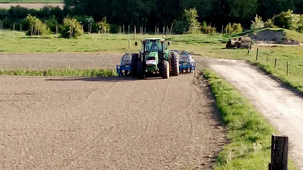 LG 31.245 zaaien in de Betuwe, Lienden, op 27 april.