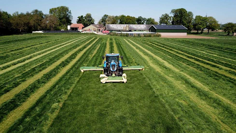 HAVERA 4 grasland maaien in Doetinchem (GLD) op donderdag 7 mei