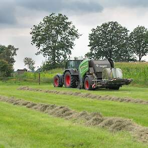 De machine is een enkelasser met relatief grote banden, aldus Holland. „Ze zijn ruim 60 breed, waardoor er weinig insporing is.”