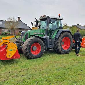 Naast de snelle lenterogge had Van Geresteijn ook italiaans raaigras gezaaid als groenbemester. Tijdens de demovelddag werd dat stuk geklepeld en daarna gefreesd met de biofrees die de loonwerker onlangs heeft aangeschaft.