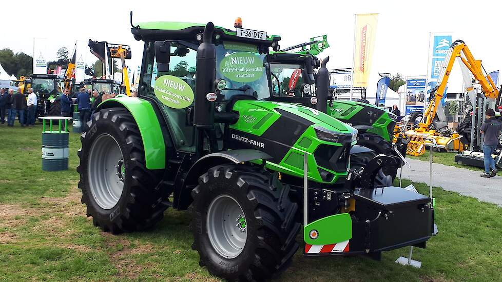 Deutz-Fahr liet de nieuwe 6C-serie zien, met de eveneens nieuwe RVshift. Deze powershiftbak maakt gebruik van Deutz' (SDF) eigen cvt-transmissie. Software stuurt deze zo aan dat er stapjes ontstaan. Grote voordeel is dat een groter deel van de aandrijving