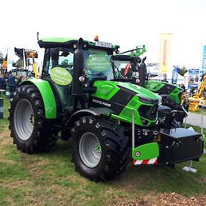 Deutz-Fahr liet de nieuwe 6C-serie zien, met de eveneens nieuwe RVshift. Deze powershiftbak maakt gebruik van Deutz' (SDF) eigen cvt-transmissie. Software stuurt deze zo aan dat er stapjes ontstaan. Grote voordeel is dat een groter deel van de aandrijving