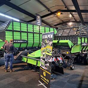 Mechanisatiebedrijf Prins uit Dalfsen toonde de Stolpen-opraapwagens. De wagen zijn een oude bekende en zijn van van 1993 tot 2019 verkocht door de Kverneland-groep, onder de namen Deutz-Fahr en Vicon. Stolpen bouwde de wagens voor Kverneland. De machineb