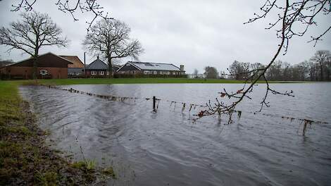 Fotoserie: Hoogwater van de Overijsselse Vecht nabij Ommen