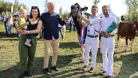 Fokveedag Boerenlandfeest: Geertje 638 van Van Dijk-De Bruin kampioen