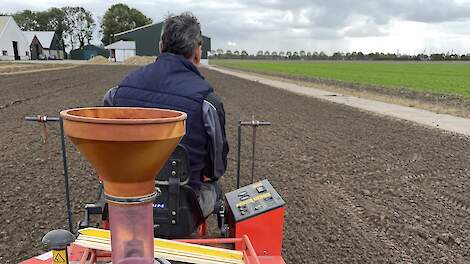 Ruim opgezette praktijkproef op PPO Westmaas: nieuwe BYDV resistente hybride gerstrassen