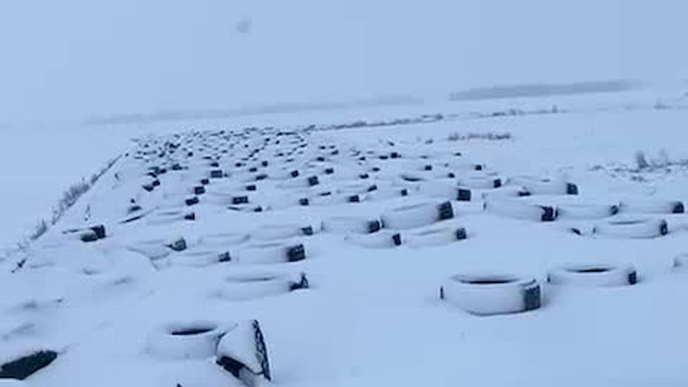 Kuil binnenhalen in de sneeuw