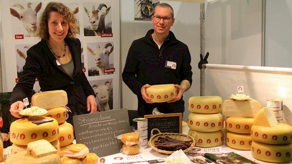 Menigeen op de beurs verkondigt vandaag dat ‘alle goeie dingen klein beginnen’. Cooperatie Nautilus kent inmiddels een toename in zacht fruit. Geitenhouders zijn present, en veel zuivelaars hebben allerlei soorten kaas op de markt gebracht, zoals hier de