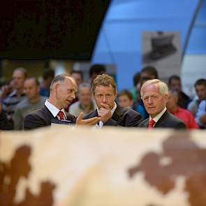 De roodbontjury werd gevormd door Ron Timmermans (links) en Wil Meulenbroeks (midden).