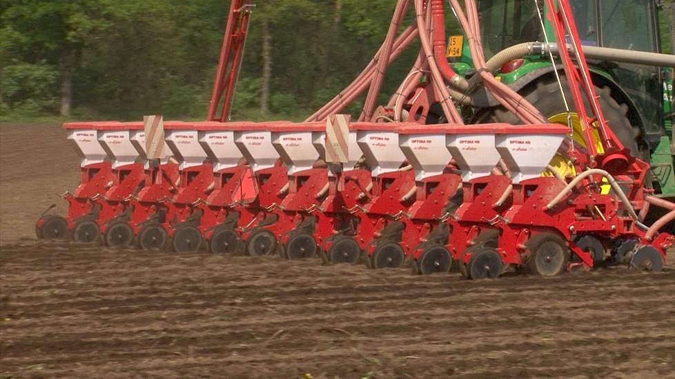 12 rijen maiszaaien - Melkvee.nl