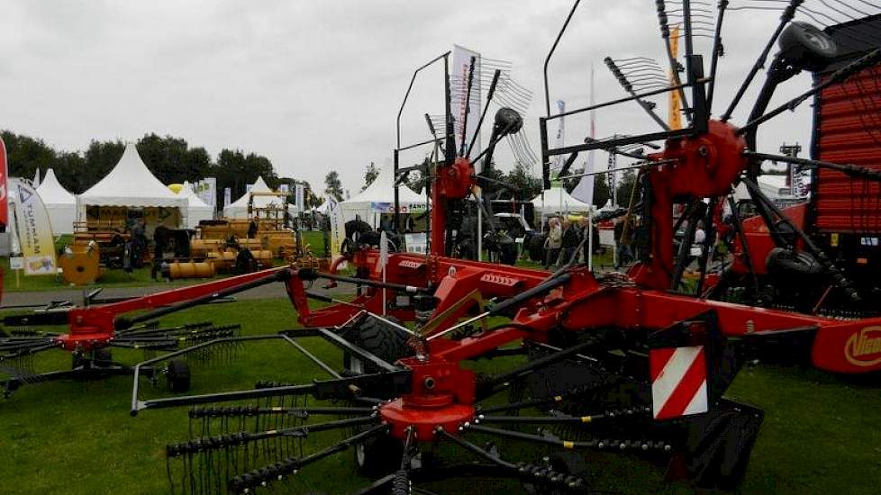 Als derde noviteit laat Vicon voor het eerst haar Andex 1254 vier-rotor-hark aan het publiek zien. De machine harkt tot 12,5 meter breed en is volgens de fabrikant daardoor ook geschikt voor veehouders met kleinere percelen.