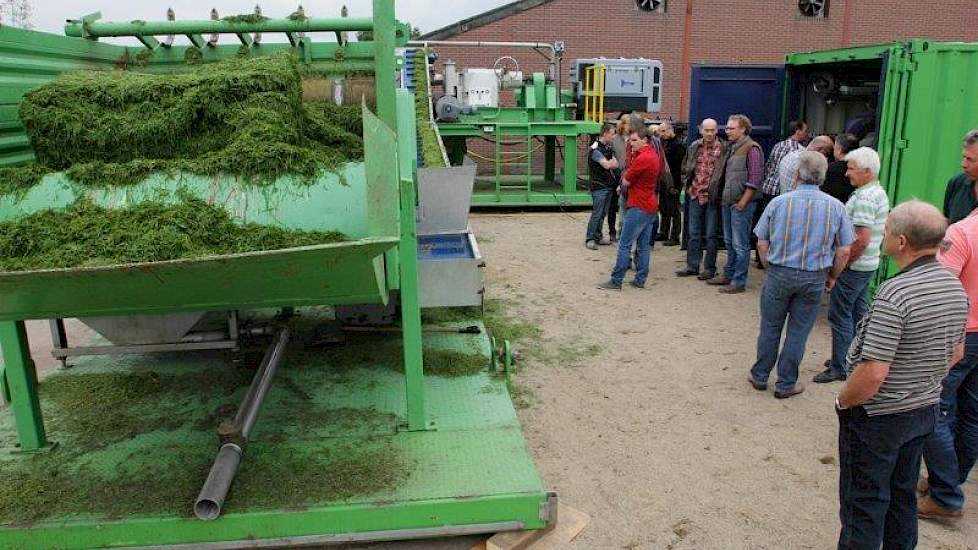 Op het bedrijf van de familie Aarts uit Heusden stond een demonstratiemodel van de bioraffinageinstallatie.