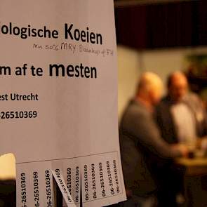 Verder was er belangstelling voor ‘Zero afval’, zocht een afmester via de stand van Van Gorp biologische koeien, stonden er tal van mechanische schoffel- en wiedmachines, waren vele voedingswinkels vertegenwoordigd, was er ruim belangstelling voor bodem-