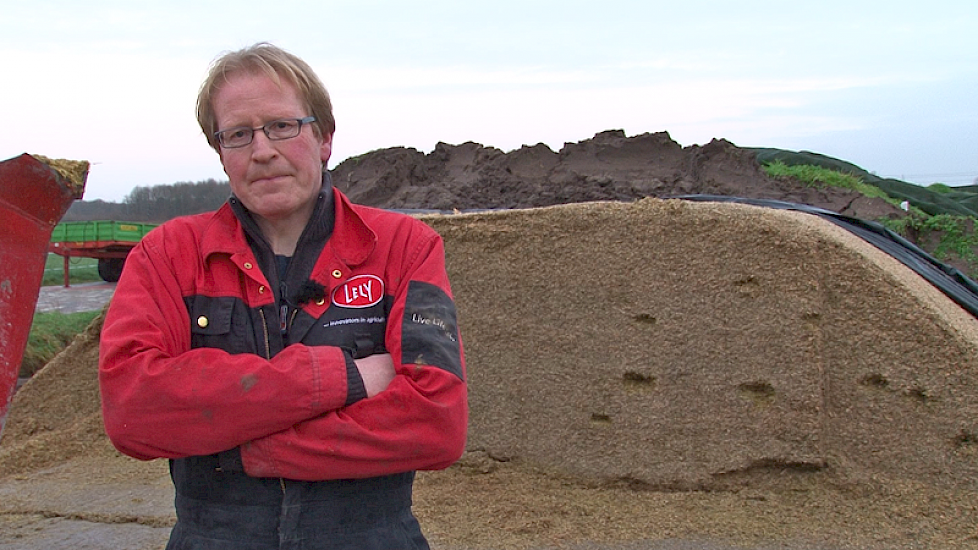 „De maïs is vroeg gezaaid en vroeg geoogst. Veel mensen dachten dat het niet goed kwam met de maïs op zulke natte grond”, merkt Albert van de Veen op. Hij melkt in Bergentheim (OV) ongeveer 90 koeien op ruim 60 hectare grond. Op 22 hectare daarvan is snij