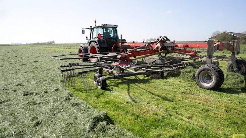 Het gras bij Ketelaars ging afgelopen jaar wat te lang de winter in. Hij hoopte dan ook dat er geen strenge winter zou komen, en dat kwam uit.