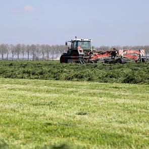 De opbrengst schat de Drontense veehouder tegen de 3500 kilo drogestof per hectare