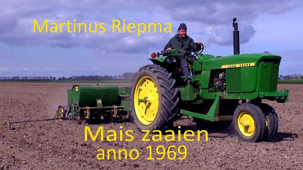 Mais zaaien als 46 jaar geleden bij Martinus Riepma Dronten. HD-film Jan Rijpma©