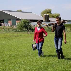 Voor Van Noord was het werkbezoek ook nuttig en leerzaam. „Ik vind het goed om als boer een onwetende bij te praten over zijn passie en toekomstdromen. Ik heb zeker het idee dat het leerzaam was en dat ze een goed beeld van ons bedrijf en mijn visie over