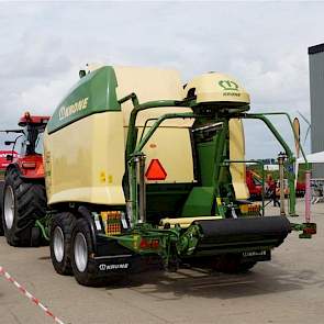 Verschillende machineleveranciers toonden hun ontwikkelingen op het gebied van opbrengstmeting en grashoogtemeting. Zo heeft Krone een weeginrichting voor balen op haar pers-wikkelcombinatie. Schuitemaker is zelfs bezig met apparatuur om de voederwaarde t