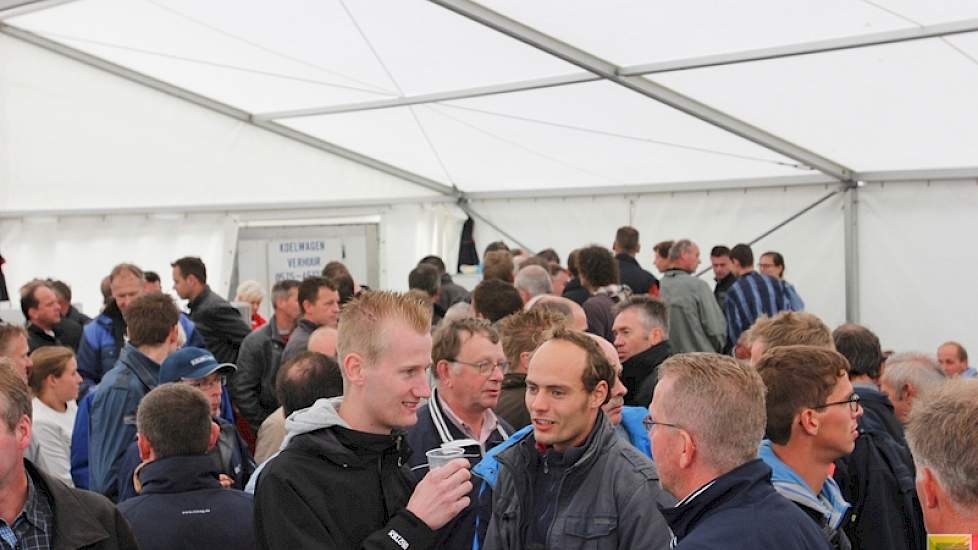 Ondanks het regenachtige weer mocht de open dag op proefboerderij De Marke in Hengelo (GD) rekenen op veel belangstelling.