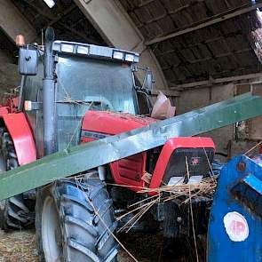 De machines in de schuur bleven niet onbeschadigd.