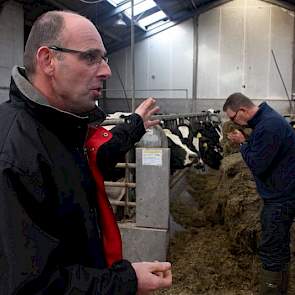 Met 9200 liter heeft Van Schriek de hoogste productie van de drie finalisten. Hij voert zijn koeien met een automatisch voerhek en doet aan weidegang. Doordat hij in een gebied zit met voertekort en mestoverschot, kiest hij voor optimaliseren in plaats va