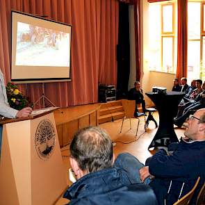 Baltus is in 2003 in de Wieringermeer terechtgekomen, en kocht daar een voormalig akkerbouwbedrijf. Het organische stofgehalte van de percelen was erg laag. De veehouder verhuurt nog steeds een deel van de grond voor aardappels en heeft daardoor veel jong