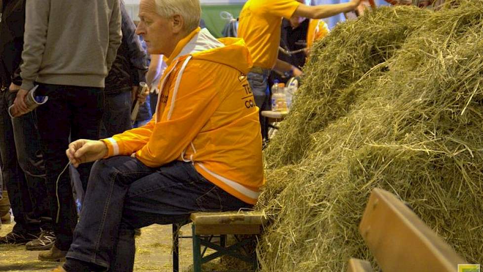 ‘Bondscoach’ Arie Hamoen in gedachten verzonken.