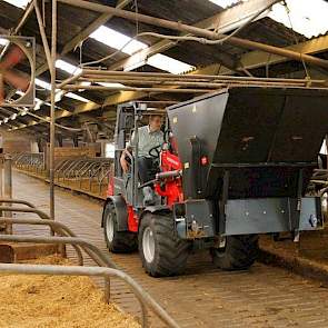 De Wohltman boxenvuller kon beide producten goed doseren, al is voor het mengsel van stro-mengsel wel een extra roerwerk nodig.