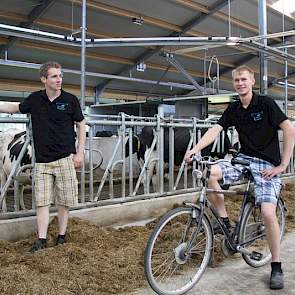 De familie denkt de investering terug te verdienen met 200 melkkoeien, die in een betere stal naar verwachting beter zullen produceren, bovendien wilde Weijers niet bij wijze van spreken over vijf jaar wéér moeten verbouwen. “Met een betere stal zal het v