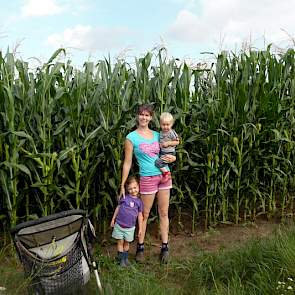 Miranda Noordman met haar twee kinderen.