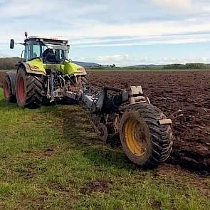 De percelen die gebruikt zijn voor winter gewassen moeten bewerkt worden en ingezaaid met een volggewas of met gras.