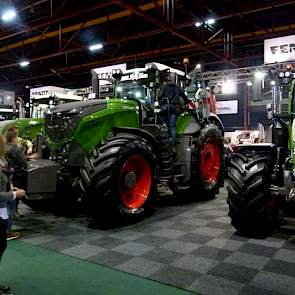 Machineliefhebbers komen op de beurs helemaal aan hun trekken. Fendt heeft voor de gelegenheid haar grootste trekpaard van stal gehaald, de 1000-serie. Het type wat ze tonen is voor het eerst in Nederland te bewonderen.