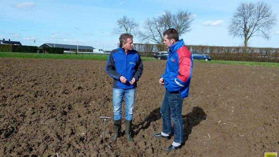 Eén van de grootste uitdagingen op de kleigrond bij de Kruijf in Werkhoven (UT) is het verhogen van het aandeel organische stof. De veehouder teelt namelijk mais in continuteelt, omdat de andere percelen minder geschikt zijn voor mais. De bodemanalyses la