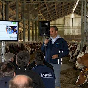 Edwin van Werven van De Heus gaf tips over fosfaatefficiëntie. De beste veehouders produceren tot wel drie keer zoveel melk met een kilo fosfaat als het ondereind.