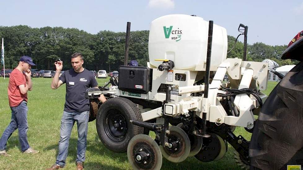 Met behulp van de Verisscan kan iedere veehouder een dergelijk kaartje van zijn percelen maken. Dat kost ongeveer 150 euro per hectare. De kaart moet dan na ongeveer vijf jaar een update krijgen.