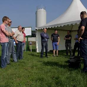 ForFarmers deed onderzoek naar het effect van shredlage-mais op de melkproductie bij koeien. In één van de workshops werden de resultaten toegelicht. In het onderzoek werd 5 kilogram maïs in het rantsoen gevoerd. De eerste drie weken werden gebruikt als a