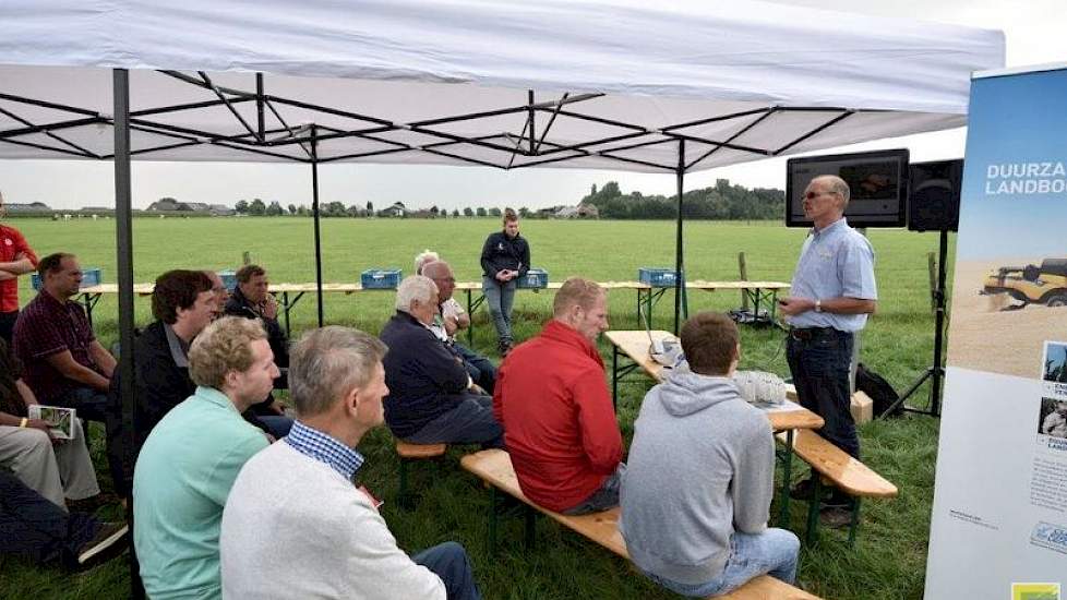 Na de lunch volgde weer een workshopronde. Terwijl Jack Vareman van New Holland de nieuwste ontwikkelingen op het gebied van sensortechnologie vertelde, ging zijn collega Jan van der Leck met de aanwezigen in gesprek over de ideale haksellengte en hakselh