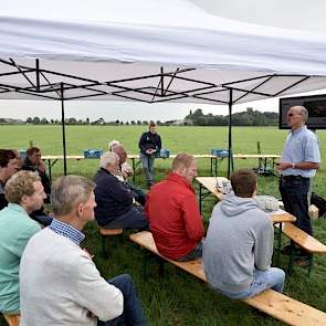 Na de lunch volgde weer een workshopronde. Terwijl Jack Vareman van New Holland de nieuwste ontwikkelingen op het gebied van sensortechnologie vertelde, ging zijn collega Jan van der Leck met de aanwezigen in gesprek over de ideale haksellengte en hakselh