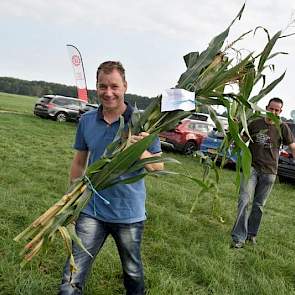 Voorafgaand aan het Topmais-evenement konden de veehouders een aantal van hun maisplanten inleveren om te laten analyseren. Daarbij vulden ze op een formulier in hoe hoog zij het drogestof-percentage, VEM, zetmeel en verteringscoëfficiënt schatten.