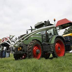 In een workshop over precisielandbouw gaf Erik Lathouwers van Abemec uitleg over de Fritzmeier ISARIA. Dit apparaat brengt in kaart hoe de gewasopbrengst op verschillende plekken op het perceel is.