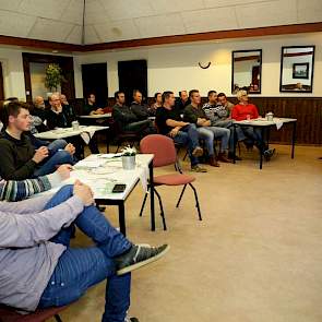 Tijdens één van de workshops ging Robin Wolf van Eurofins Agro in op de ontwikkeling van het organische stof gehalte en de pH in de bodem. Hij demonstreerde dit met de dataset van de deelnemers van de Vruchtbare Kringloop achterhoek. Wolf liet de resultat