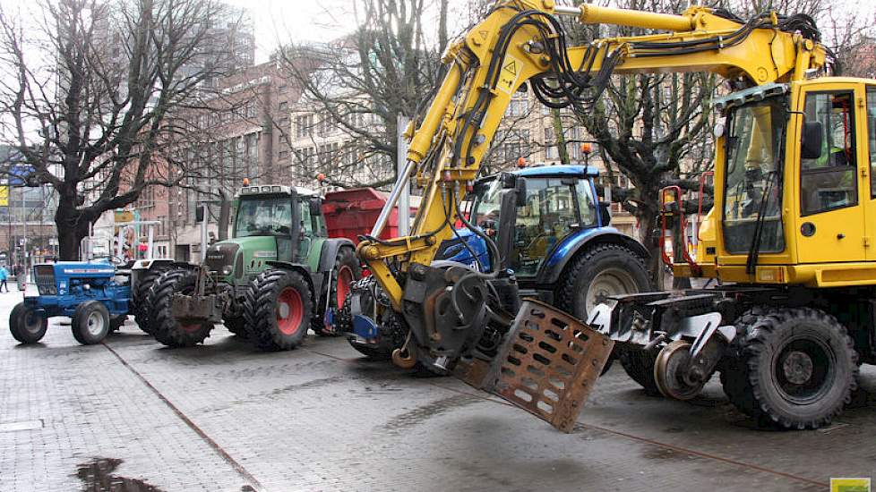 Boeren waren vandaag in geen velden of wegen te bekennen. De brancheorganisatie wil onder meer invoering van de kentekenplicht. Individuele boeren zijn volgens een woordvoerder van Cumela, niet onverdeeld enthousiast: “We krijgen berichten van boeren die