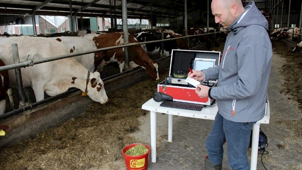 De exacte droge stof en voederwaardekwaliteit werd per vracht geanalyseerd met het mobiele LG lab