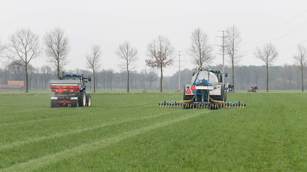 De aan het project deelnemende boeren bemesten een gedeelte van hun land met de Groene Weide Meststof en een ander gedeelte op de gangbare manier met kunstmest. De resultaten worden vergeleken.