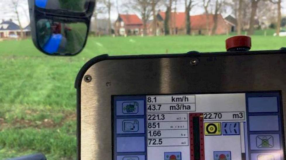 Deze deelnemer in Bornerbroek wil zijn mest optimaal benutten:  "Geen regen gehad in t oosten dus na de vaste mest vandaag onder prachtige omstandigheden ook drijfmest gereden. Volgende week de groenbemester nog een keer verkleinen met de schijveneg en da