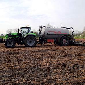 Deze deelnemer uit Staphorst reed 17 april drijfmest en vaste mest uit.