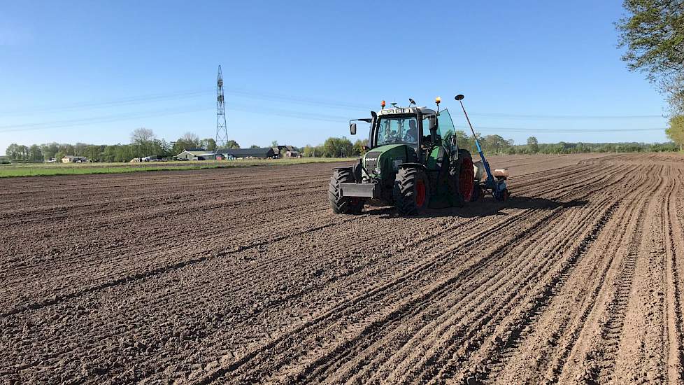 Vrijdag 4 mei zaaien in een mooi zaaibed in Hattemerbroek (Gld)