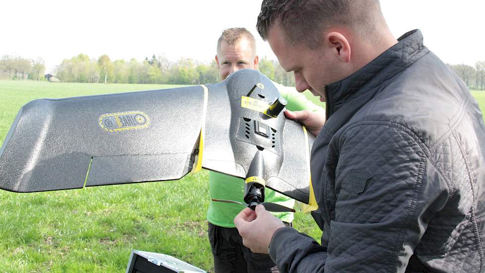 De coöperatieve werktuigenvereniging (CWV) Barlo bij Aalten in de Achterhoek timmert aan de weg met de aankoop van een drone. Het loonwerkbedrijf heeft vorig jaar een eBee aangekocht die volgens bedrijfsleider Jaco Gerritsen inspeelt op de ontwikkelingen